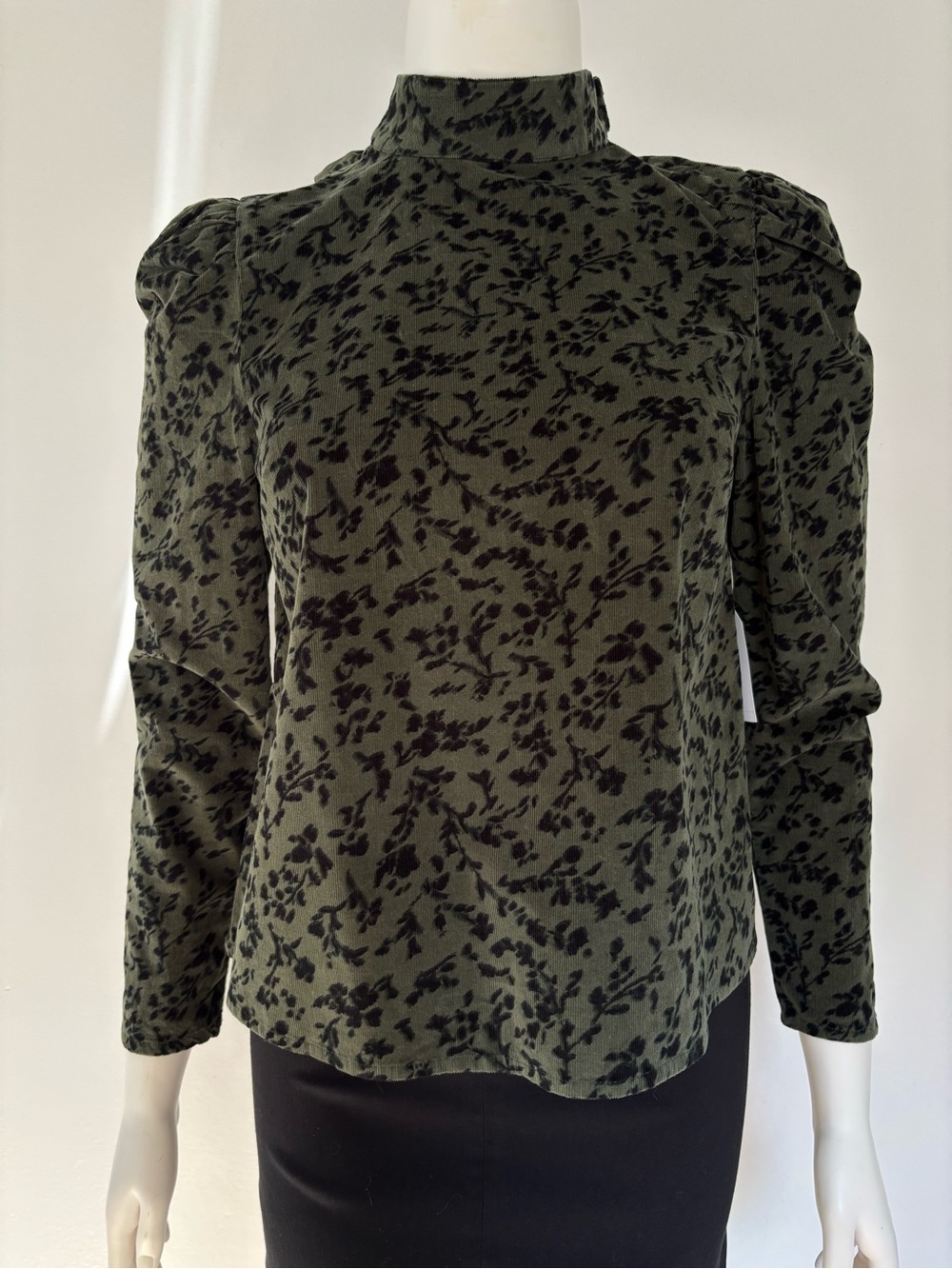 Time and Tru Olive Green Mock Neck Puff Sleeve Top